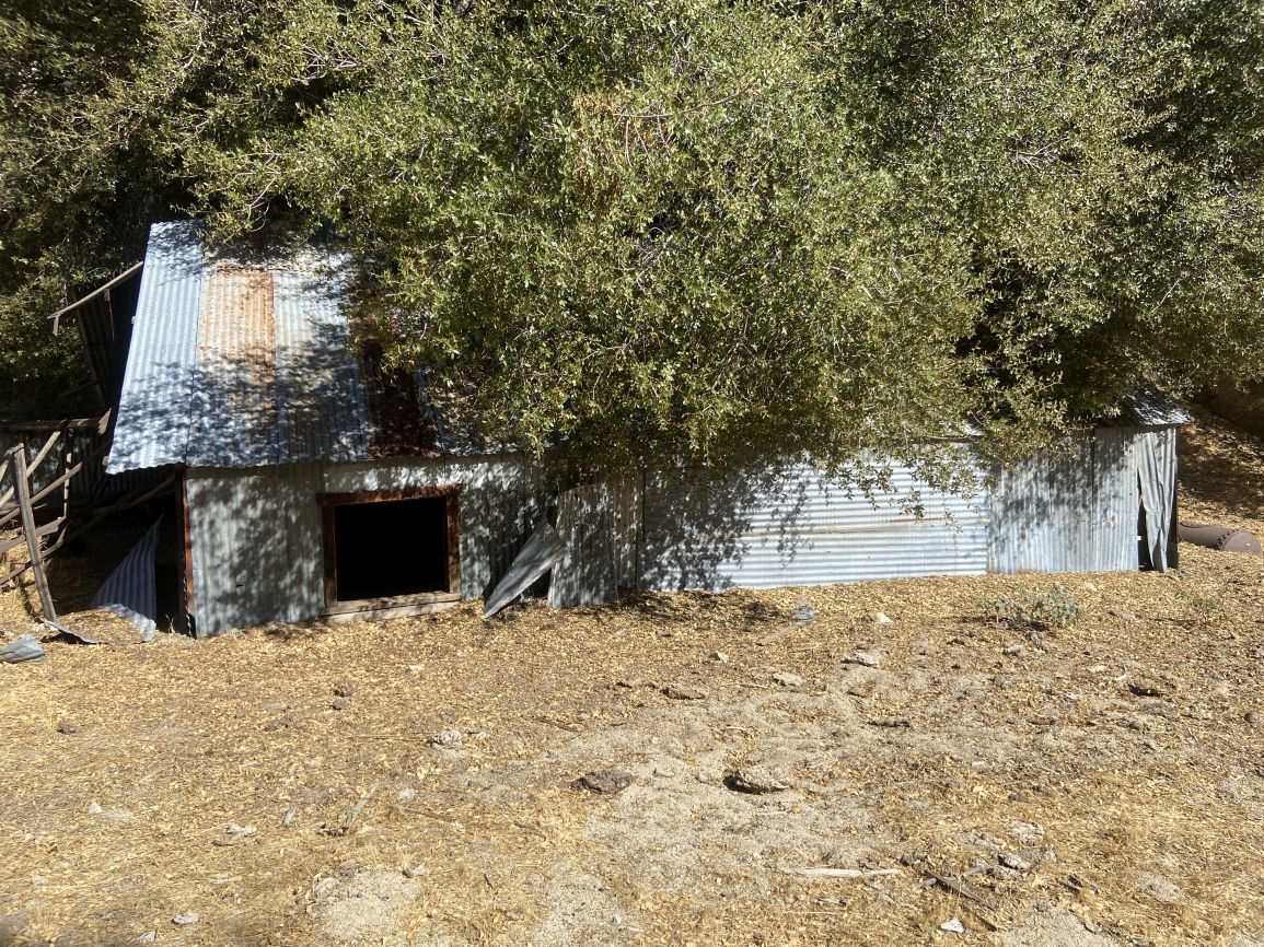 Power generator building